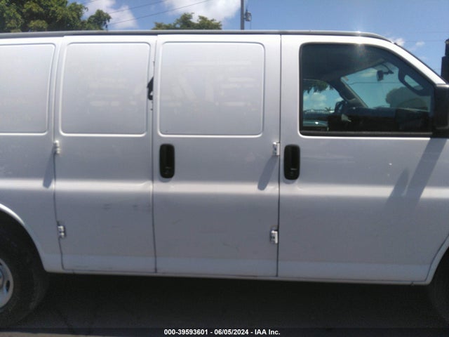 Chevrolet Express 2500 Work Van 2016 1GCWGAFF3G1117647 Image 13