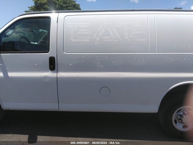 Chevrolet Express 2500 Work Van 2016 1GCWGAFF3G1117647 Image 14