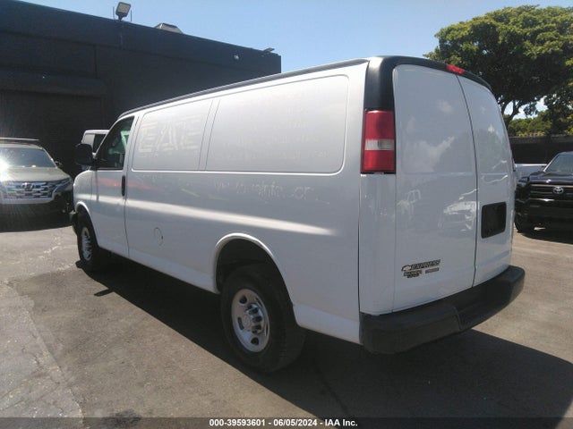 Chevrolet Express 2500 Work Van 2016 1GCWGAFF3G1117647 Image 3