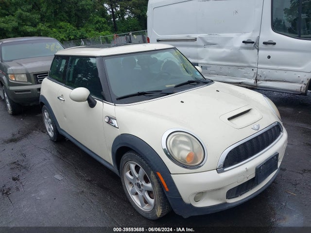 2007 MINI COOPER S WMWMF73577TV30682 Photo 0