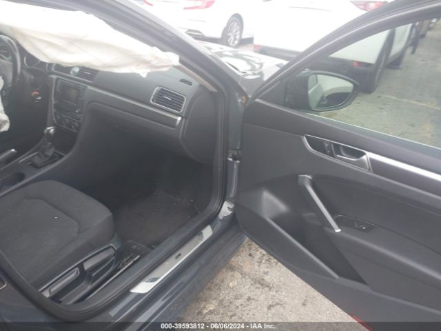 1VWAT7A32GC034332 Volkswagen Passat 1.8t R-line
