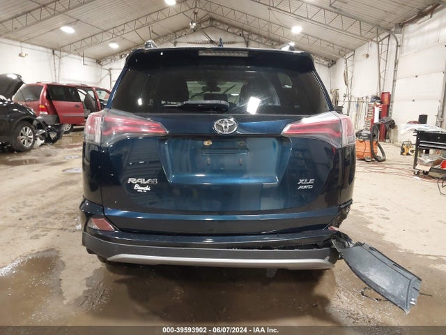 Toyota Rav4 Xle 2018 JTMRFREV6JJ738864 Image 16