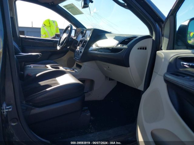 2C4RDGCG6JR183943 Dodge Grand Caravan Sxt