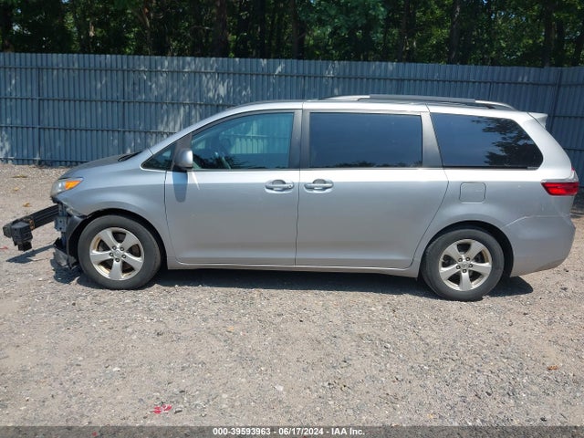 Toyota Sienna Le 8 Passenger 2016 5TDKK3DC7GS727345 Image 14
