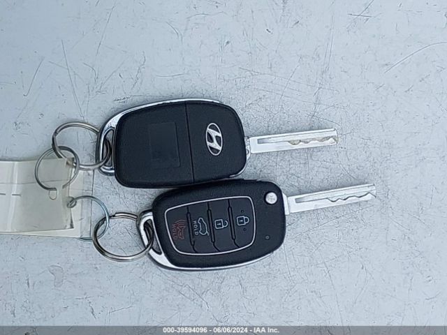 KM8SMDHF6HU225133 Hyundai Santa Fe Se