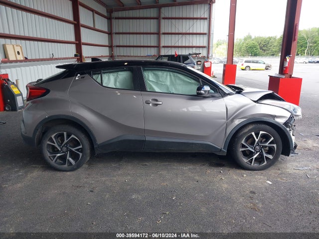 Toyota C-HR XLE 2019 NMTKHMBX7KR090975 Image 14
