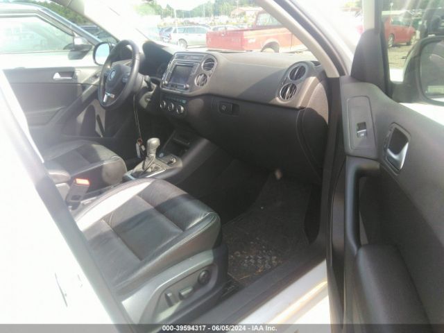 WVGTV7AX4HK012215 Volkswagen Tiguan 2.0t Sport