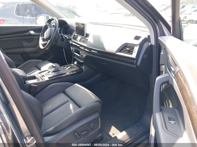 WA1BNAFY9J2093145 Audi Q5 2.0t Premium/2.0t Tech Premium