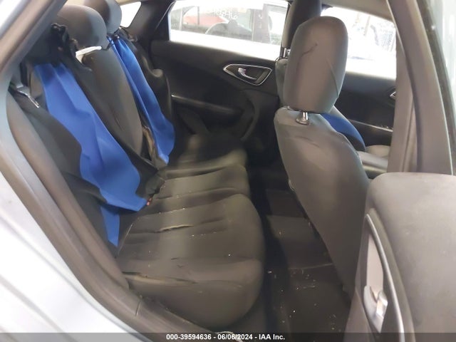 1C3CCCAB3FN640287 Chrysler 200 Limited