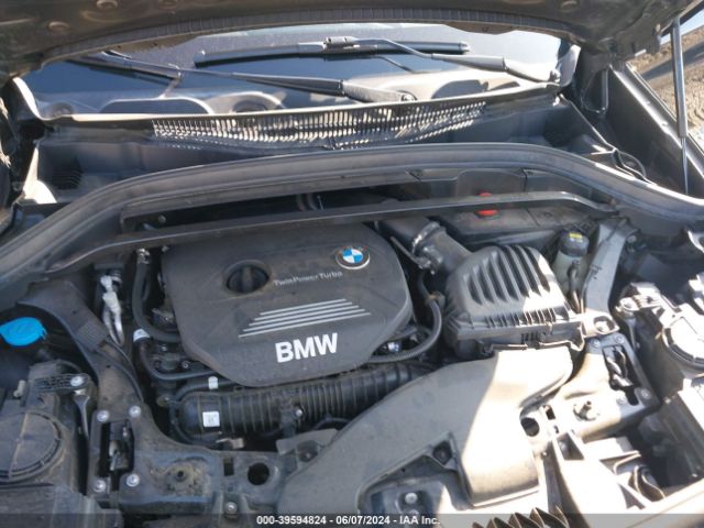 2018 BMW X1 WBXHT3C35J5L24828 Photo 9