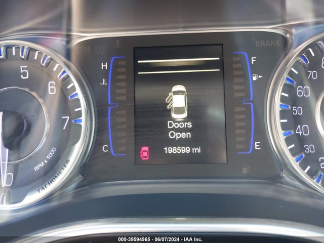 1C3CCCAB6GN174419 Chrysler 200 Limited