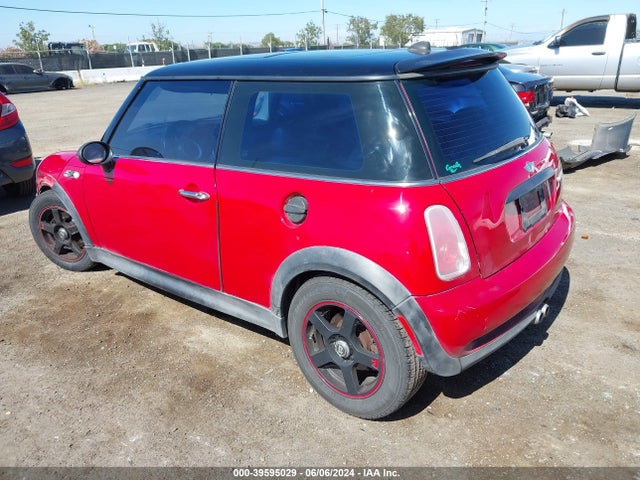 2005 MINI COOPER S WMWRE33595TL12404 Photo 2