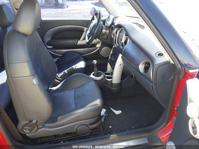 2005 MINI COOPER S WMWRE33595TL12404 Photo 4
