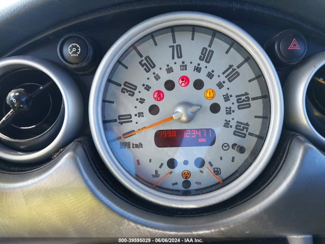 2005 MINI COOPER S WMWRE33595TL12404 Photo 6