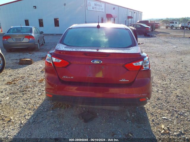 1FADP3F25EL138233 Ford FOCUS SE