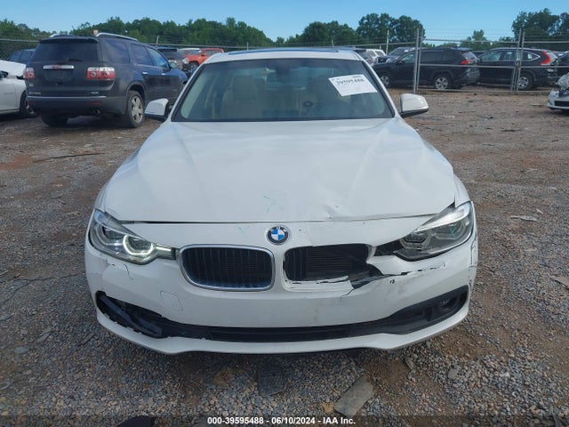 BMW 320i 2018 WBA8E1G59JNU91407 Image 13