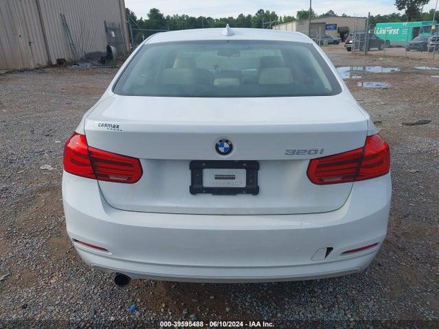 BMW 320i 2018 WBA8E1G59JNU91407 Image 17