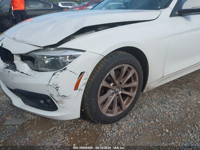 BMW 320i 2018 WBA8E1G59JNU91407 Image 22