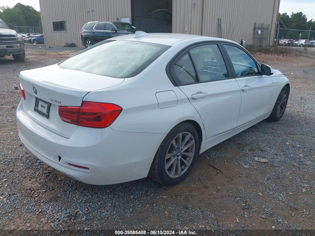 BMW 320i 2018 WBA8E1G59JNU91407 Image 4