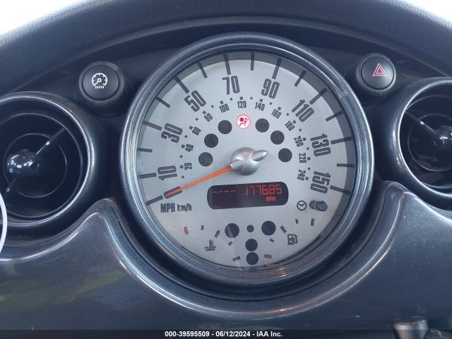 2006 MINI COOPER WMWRF33526TG14621 Photo 6