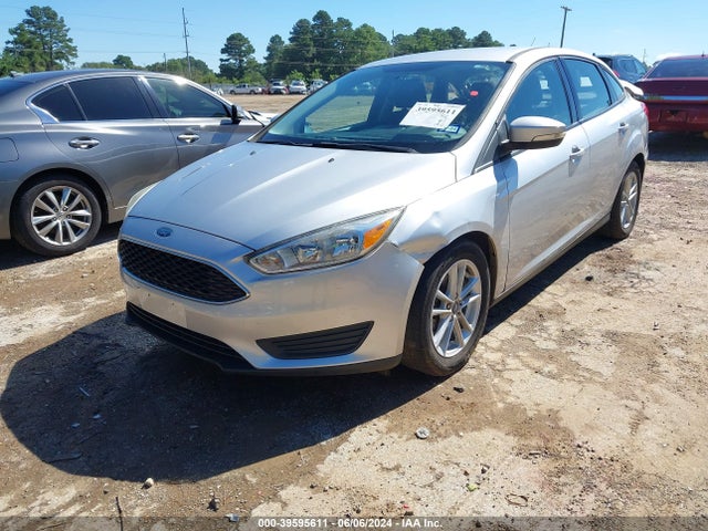 Ford FOCUS SE 2017 1FADP3F24HL320235 Image 2