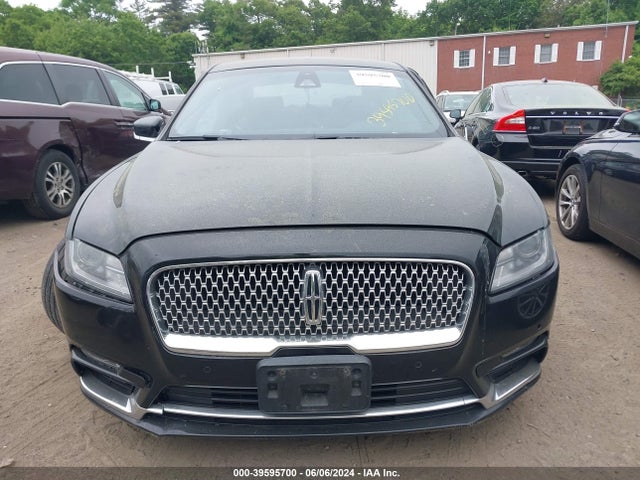 1LN6L9HK9H5612221 Lincoln Continental Livery