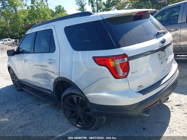 Ford EXPLORER XLT 2018 1FM5K7D89JGA02293 Image 3