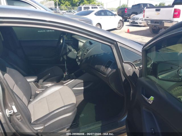 KNAFZ5A33G5561194 KIA FORTE SX