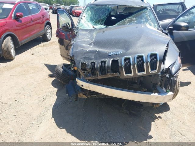 1C4PJMCB7GW187874 Jeep Cherokee Latitude