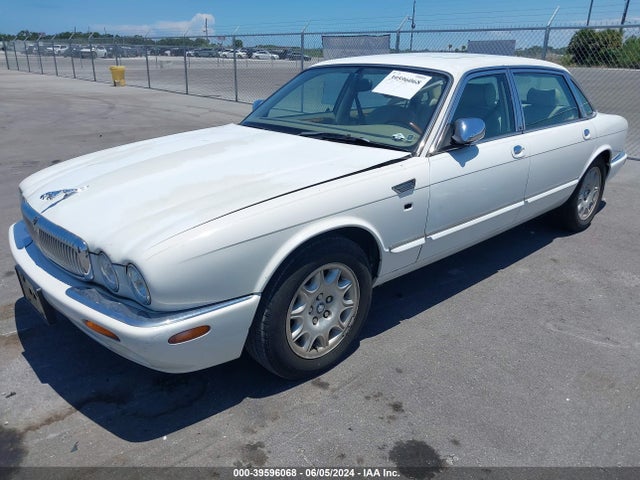1998 JAGUAR XJ8 SAJKX6243WC841262 Photo 1