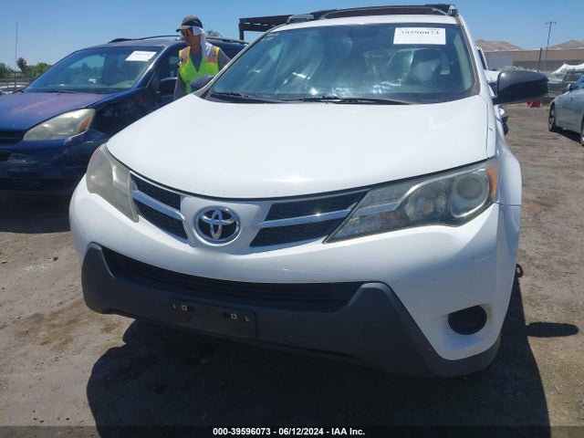 Toyota RAV4 LE 2015 2T3ZFREV5FW160006 Image 12