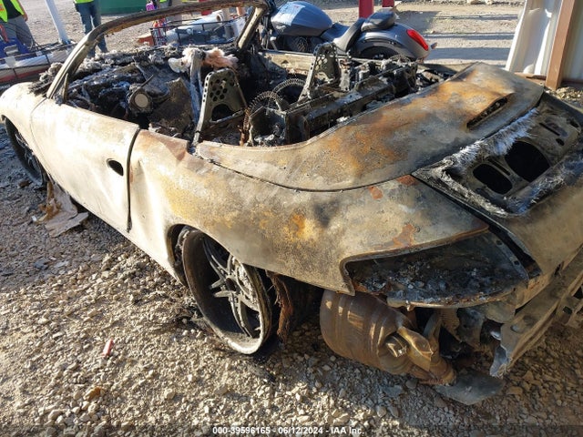 2000 PORSCHE 911 WP0CA2996YS651981 Photo 2