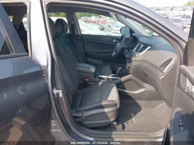 KM8J3CA48JU826020 Hyundai TUCSON SEL