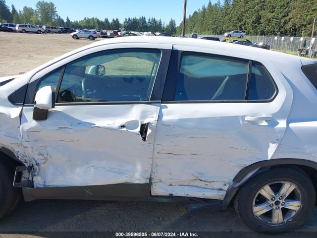 Chevrolet TRAX LS 2019 3GNCJKSBXKL322601 Image 14