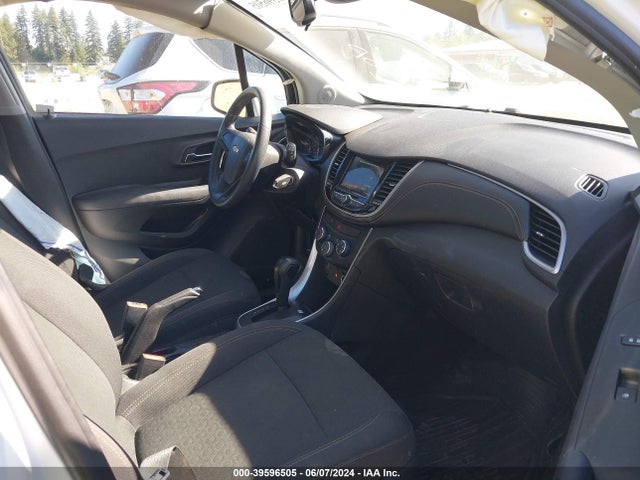 Chevrolet TRAX LS 2019 3GNCJKSBXKL322601 Image 5
