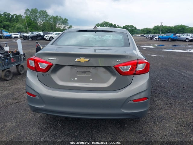 Chevrolet Cruze Lt Auto 2018 1G1BE5SM0J7205049 Image 16