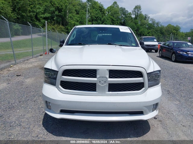 1C6RR7FT4NS199807 RAM 1500 Classic Tradesman Quad Cab 4x4 6'4 Box