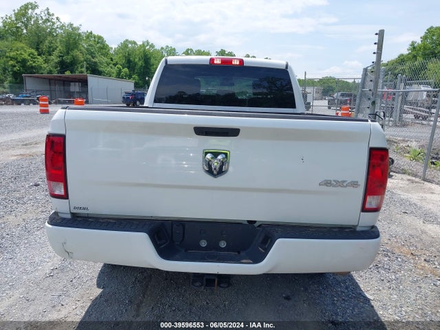 1C6RR7FT4NS199807 RAM 1500 Classic Tradesman Quad Cab 4x4 6'4 Box