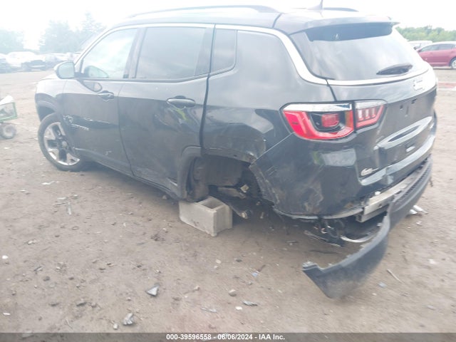3C4NJCCB7JT369010 Jeep Compass Limited Fwd