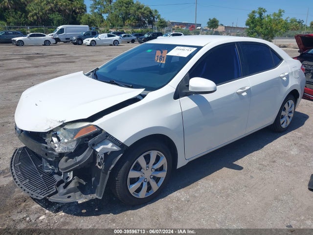 Toyota COROLLA LE 2015 5YFBURHE3FP265155 Image 2