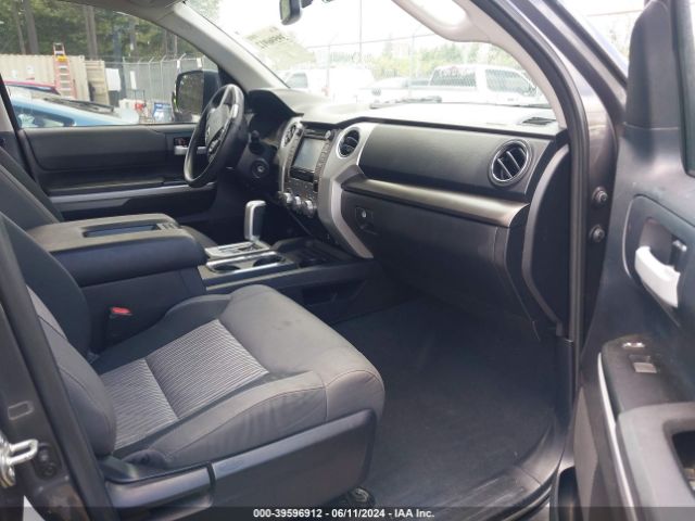 5TFDW5F11EX341886 Toyota Tundra Sr5 5.7l V8
