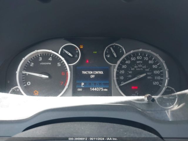 5TFDW5F11EX341886 Toyota Tundra Sr5 5.7l V8