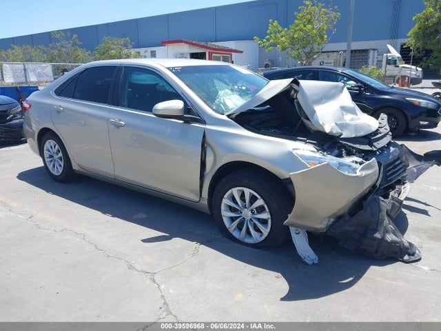 Toyota CAMRY LE 2017 4T1BF1FK8HU681398 головне зображення