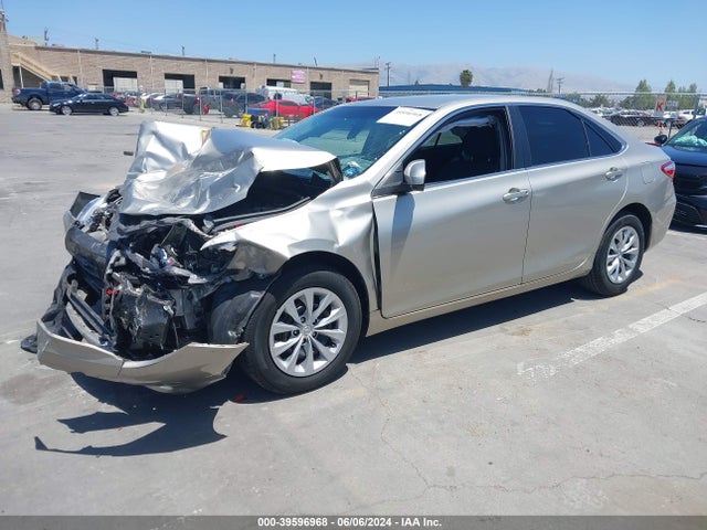 Toyota CAMRY LE 2017 4T1BF1FK8HU681398 Image 2