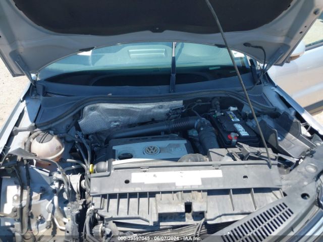 WVGAV7AX8FW523567 Volkswagen TIGUAN S
