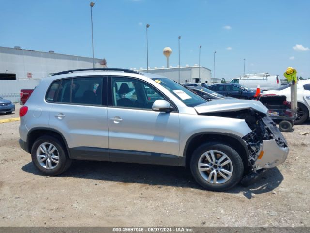 WVGAV7AX8FW523567 Volkswagen TIGUAN S