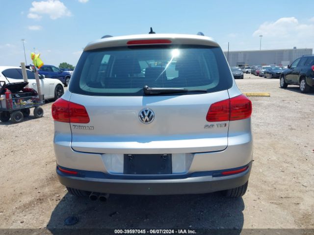 WVGAV7AX8FW523567 Volkswagen TIGUAN S