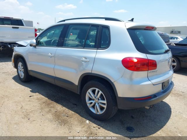 WVGAV7AX8FW523567 Volkswagen TIGUAN S