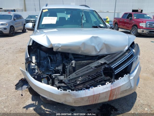 WVGAV7AX8FW523567 Volkswagen TIGUAN S