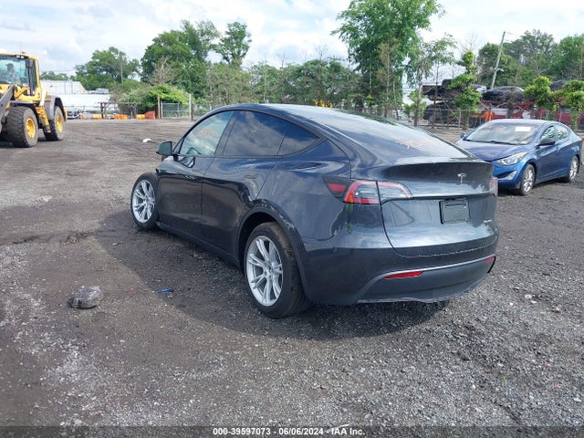 2024 TESLA MODEL Y 7SAYGAEE8RF059937 Photo 2